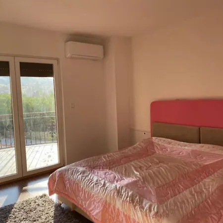 Ed * Sarajevo